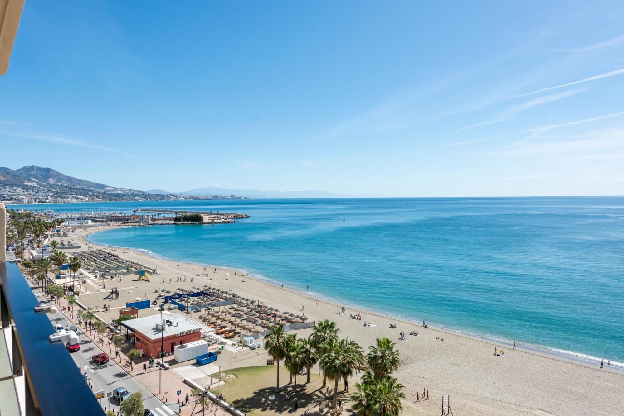 Beachfront -- New Luxury Apartment -- 1ª Linea Playa -- Fuengirola City Center -- Private Parking -- Panoramic Sea Views -- Exterior foto